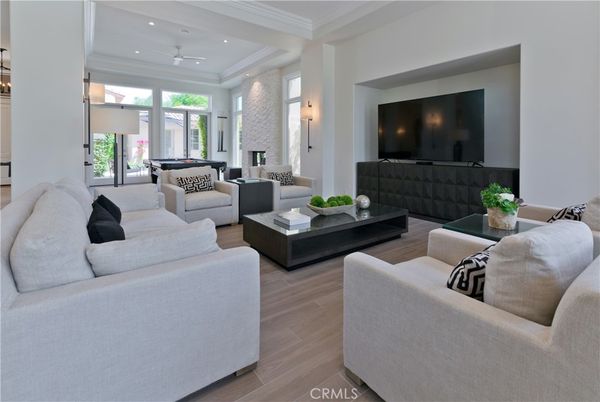 Billiard Table, Game Room, Interior, Living room, Recessed Lighting, Wood Texture Flooring