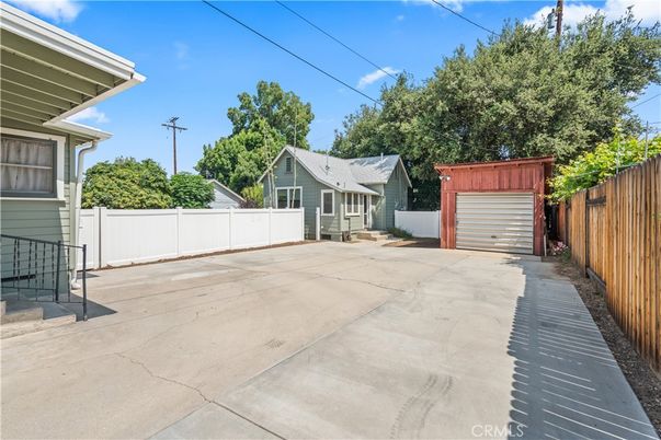 Detached Garage, Exterior