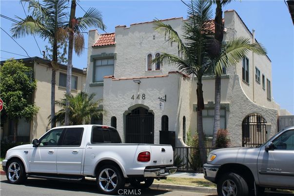 Exterior, Facade, Rowhouse