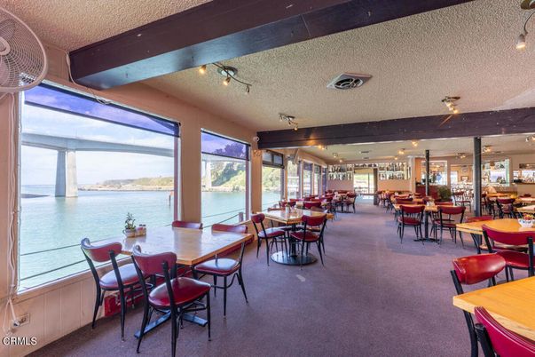 Dining room, Interior, Recessed Lighting, Water