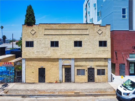 Exterior, Facade, Brick Facade, Rowhouse