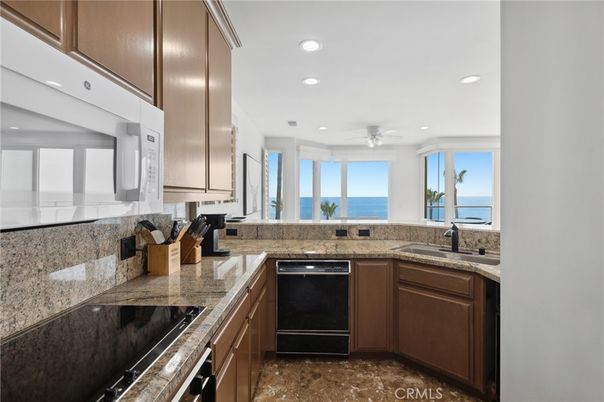 Interior, Kitchen, Recessed Lighting, Water