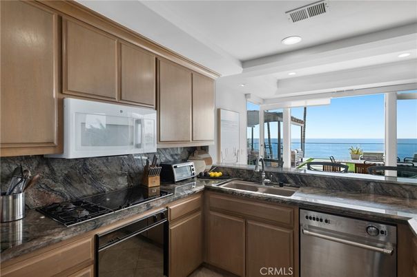 Interior, Kitchen, Recessed Lighting, Water