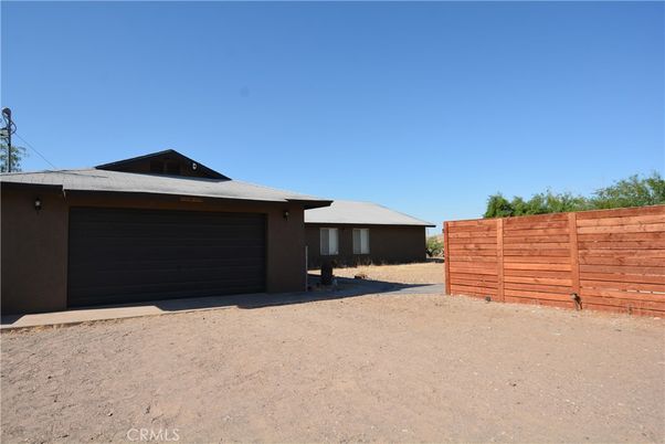 Detached Garage, Exterior