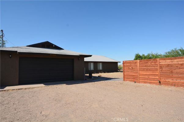 Detached Garage, Exterior