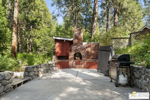 Exterior, Fireplace