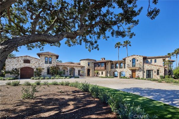 Backyard, Exterior, Facade, Mediterranean