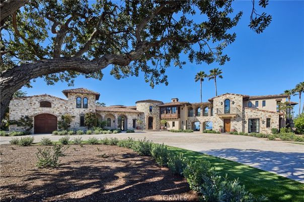 Backyard, Exterior, Facade, Mediterranean