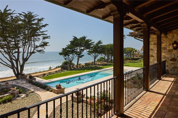 Exterior, Pool, Water