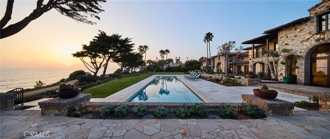Exterior, Pool, Water