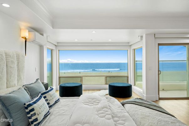 Bedroom, Interior, Recessed Lighting, Water, Wood Texture Flooring