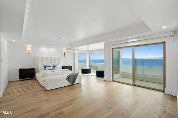 Bedroom, Interior, Recessed Lighting, Water, Wood Texture Flooring