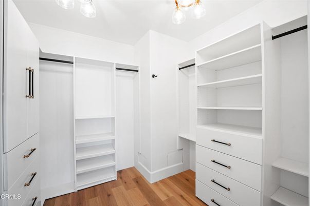 Interior, Walk-in Closets, Wood Texture Flooring
