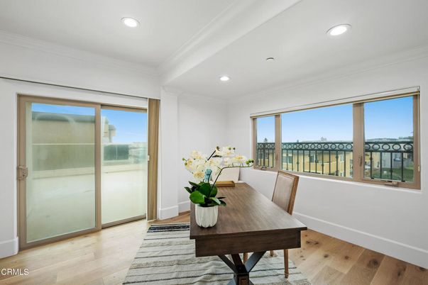 Home Office, Interior, Recessed Lighting, Water, Wood Texture Flooring