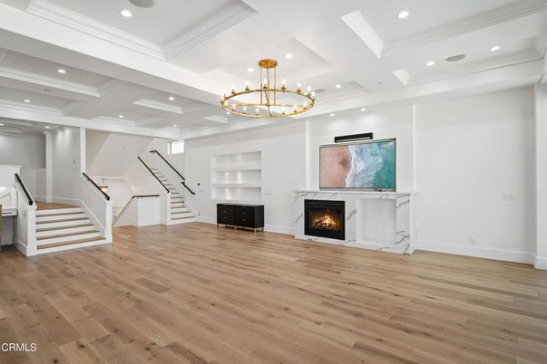 Chandelier, Fireplace, Interior, Pendant Lights, Recessed Lighting, Wood Texture Flooring