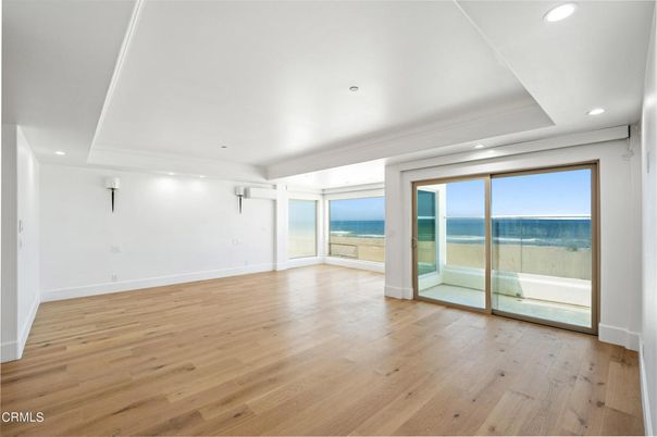 Empty room, Interior, Recessed Lighting, Water, Wood Texture Flooring