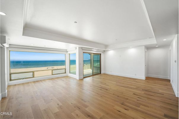 Empty room, Interior, Recessed Lighting, Water, Wood Texture Flooring