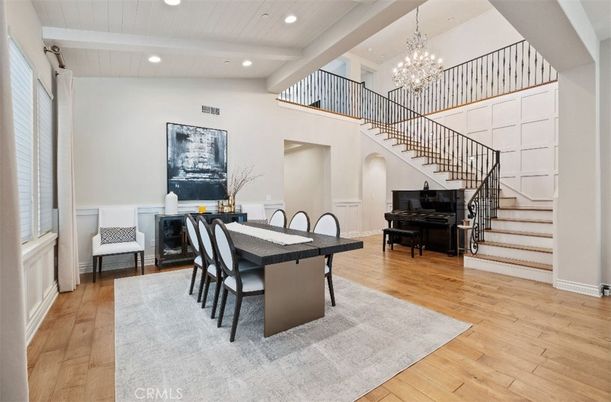 Chandelier, Dining room, Interior, Piano, Recessed Lighting, Wood Texture Flooring