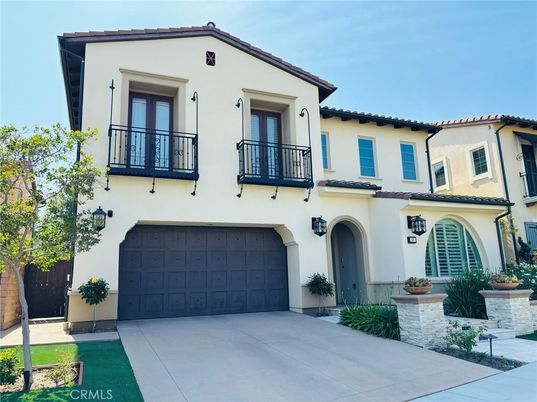 Attached, Exterior, Facade, Spanish Mediterranean