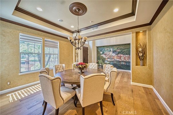 Chandelier, Dining room, Interior, Recessed Lighting, Wood Texture Flooring