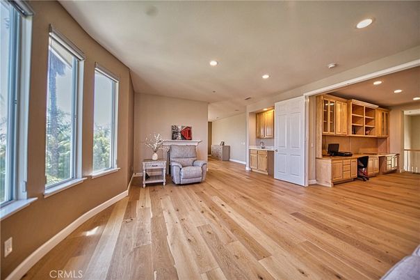 Interior, Recessed Lighting, Wood Texture Flooring
