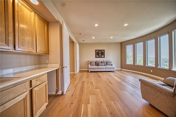 Interior, Recessed Lighting, Wood Texture Flooring
