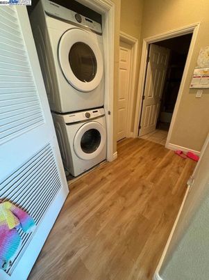 Interior, Utility Closets, Washer, Wood Texture Flooring