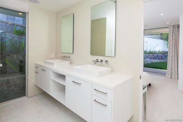 Bathroom, Dual Sink Vanities, Interior, Recessed Lighting