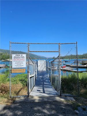 Exterior, Lake