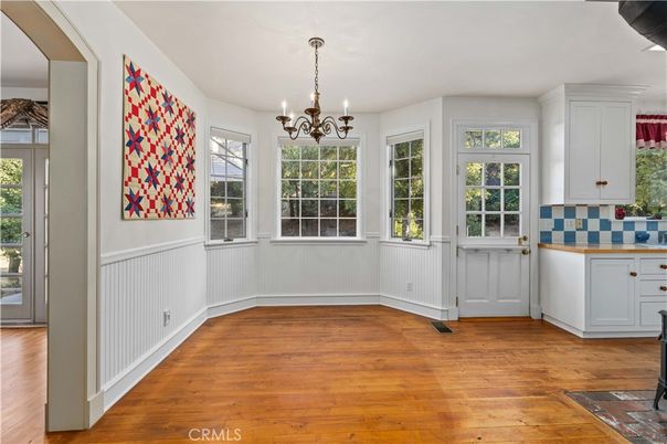 Chandelier, Empty room, Interior, Wood Texture Flooring