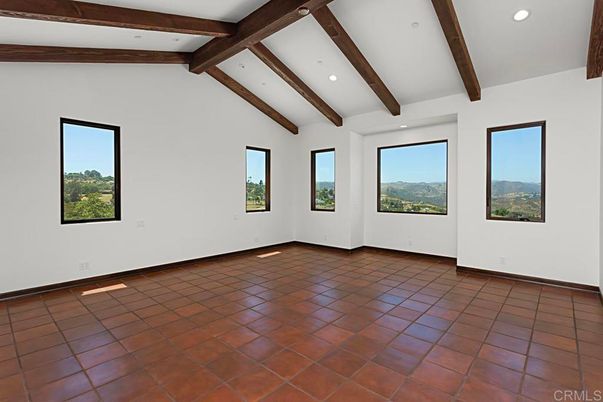 Empty room, Interior, Recessed Lighting, Wooden Beams