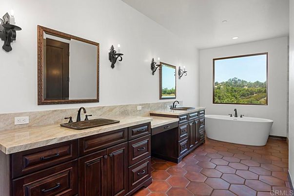 Bathroom, Dual Sink Vanities, Free Standing Baths, Interior, Recessed Lighting