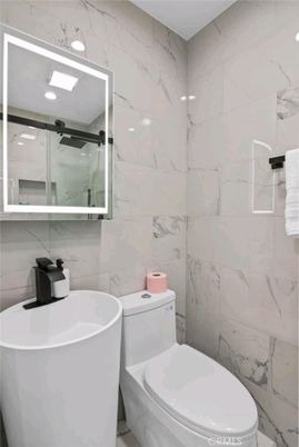 Bathroom, Free Standing Baths, Interior, Marble Walls, Recessed Lighting