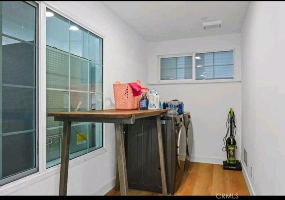 Interior, Washer, Wood Texture Flooring
