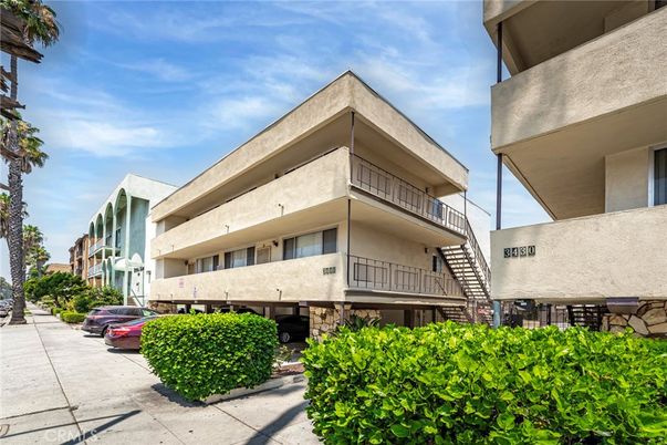 Exterior, Facade, Condo Building