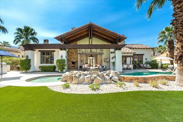 Exterior, Facade, Pool, Mediterranean