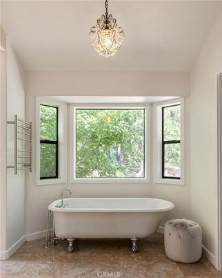 Bathroom, Chandelier, Free Standing Baths, Interior