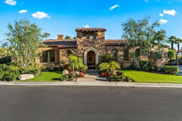 Exterior, Facade, Mediterranean