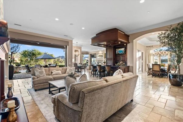 Chandelier, Dining room, Interior, Living room, Pendant Lights, Recessed Lighting