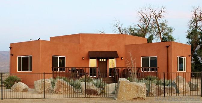 Backyard, Exterior, Facade, Modern