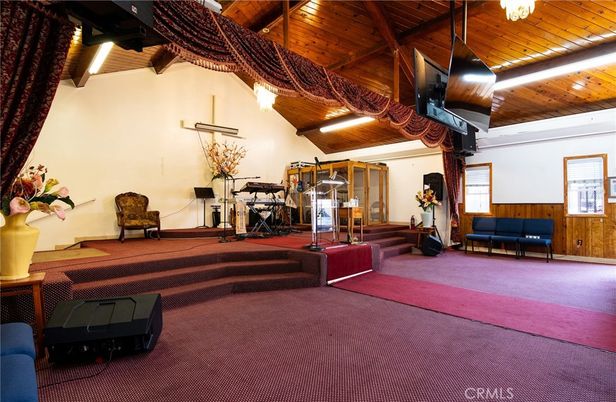 Fitness Equipment, Interior, Wooden Beams, Wooden Ceilings