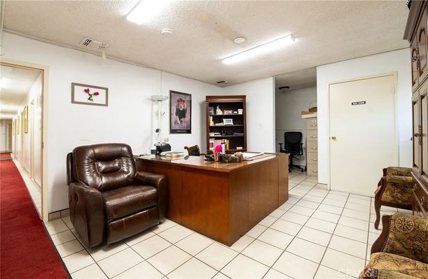 Home Office, Interior