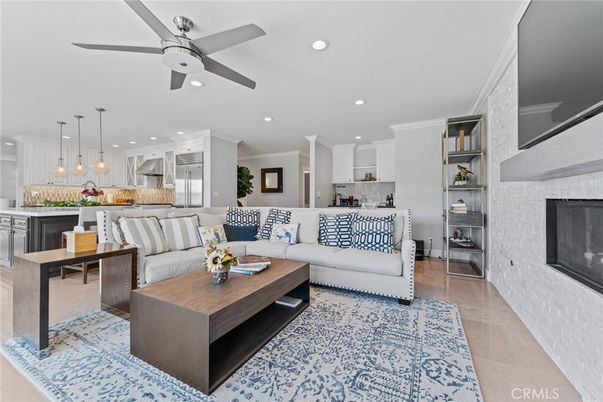 Interior, Kitchen, Living room, Pendant Lights, Recessed Lighting, Stainless Steel Appliances