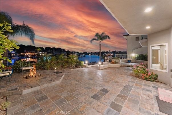 Exterior, Pool, Water