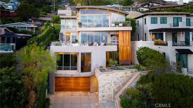 Attached, Exterior, Facade, Modern