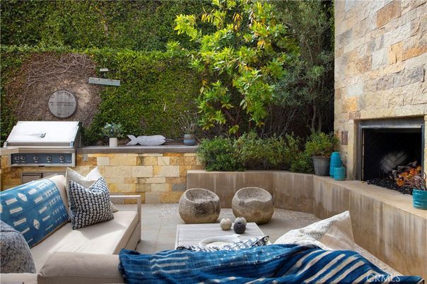 Exterior, Fireplace