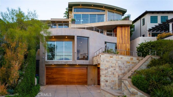 Attached, Exterior, Facade, Modern