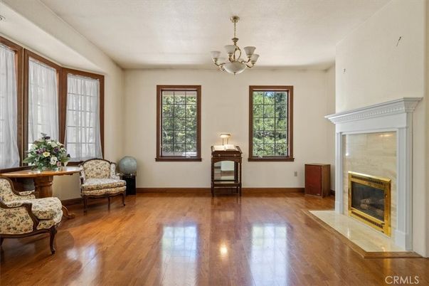 Chandelier, Fireplace, Interior, Wood Texture Flooring