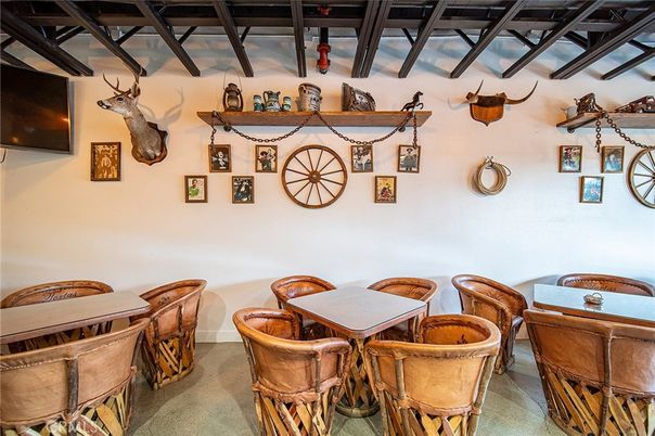Dining room, Interior