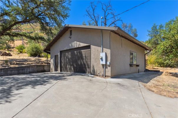 Detached Garage, Exterior